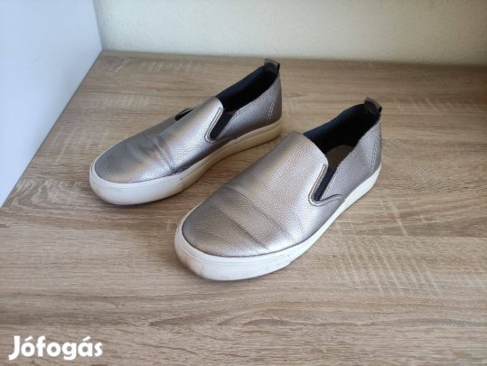 37-es arany női bebújós cipő