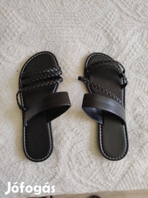 37-es fekete női papucs