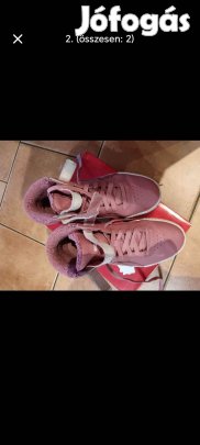 37-es lány bélelt Puma bakancs 