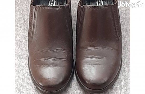 37-es női cipő eladó