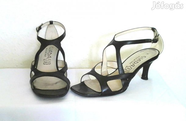 37-es olasz valódi bőr magassarkú szandál 37