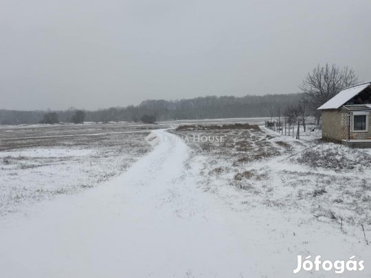 380 nm-es telek eladó Pusztavacs