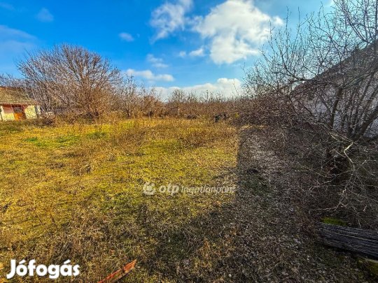 3872 nm-es telek eladó Újszilvás
