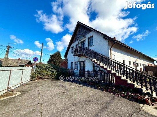 387 nm-es ház eladó Farmos