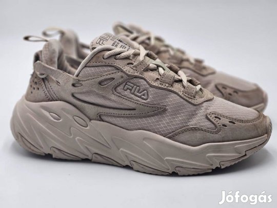 38 1/2-es Fila Ray Tracer Evo cipő