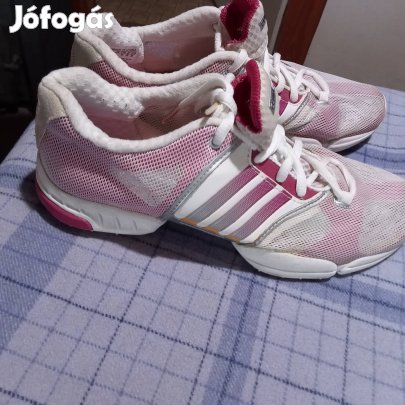 38-as Adidas clíma cool hibátlan sportcipő. 