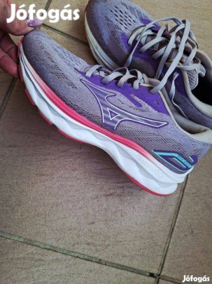 38-as Mizuno enerzy női futócipő (bolti ár:40 000ft
