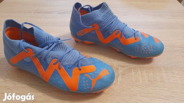 38-as Puma unisex focicipő