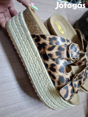 38-as Új magas talpú női papucs