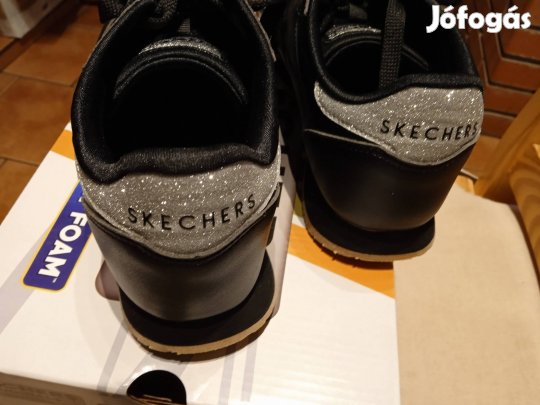 38-as Új skechers női cipő 