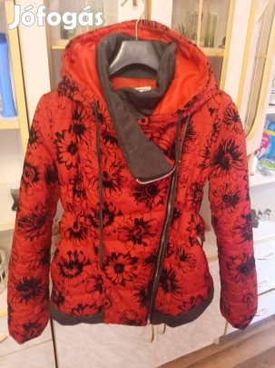 38-as egyszer használt Cipő illetve M-es méretű kabát áron alul eladó