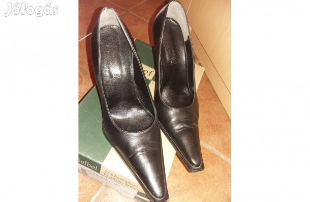 38-as körömcipő eladó