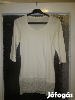 38-as krémszínű csipkealjú felső