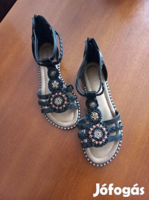 38-as lány szandál