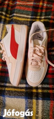 38-as méretű új női Puma sportcipő