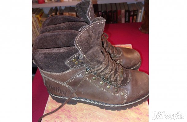 38-as női bőr bakancs
