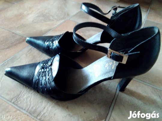 38-as nyitott oldalú magassarkú bőrcipő