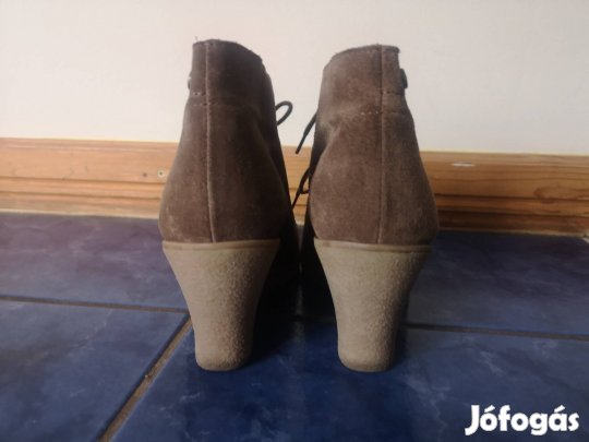 38 méretű női boka csizma