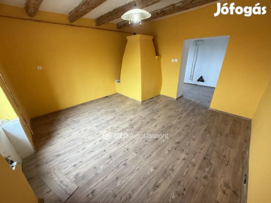 38 nm-es ház eladó Cserkeszőlő
