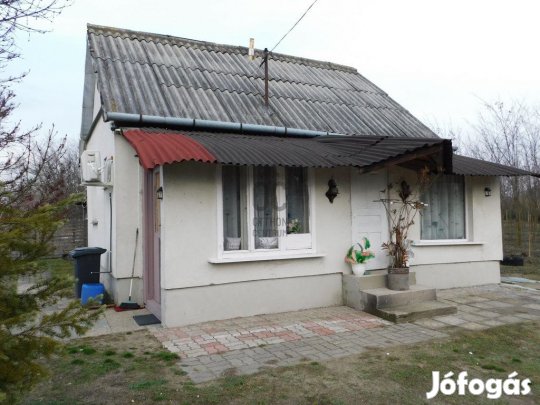 38 nm-es ház eladó Tápiószentmárton