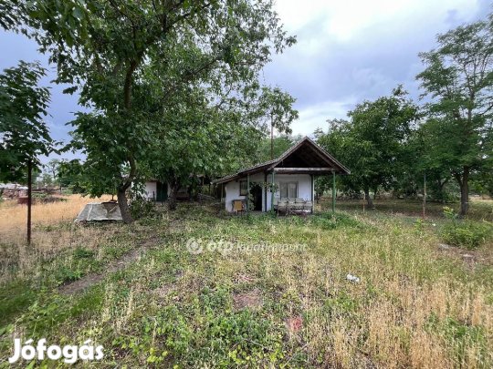 3900 nm-es telek eladó Bakonszeg