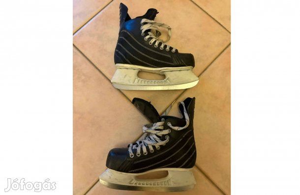 39,5 -ös-, használt - jó állapotú Bauer hokikorcsolya eladó