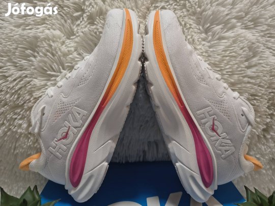39  1/3 -os  Hoka Clifton 10 női futócipő