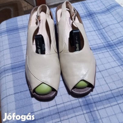 39-es Medicus, vaj puha szandál