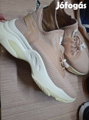 39-es Stewe Madden női új sportcipő