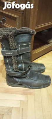 39-es bőr Tamaris női csizma