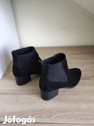39-es fekete női elegáns bokacsizma H&M-es