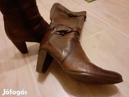 39-es vékony lábra való női csizma