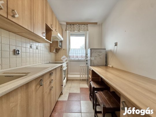 39 nm-es lakás eladó Pécs