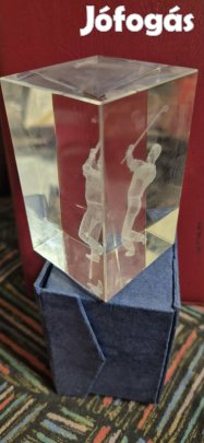 3D lézergravírozott golfozó üvegkristály - elegáns dísztárgy