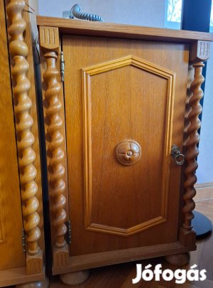 3 Komód , 1 éjjeli szekrény sürgősen eladó