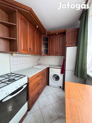 3 Szoba Hallos Erkélyes Lakás Eladó