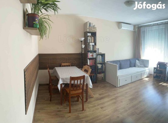 3. emeleti, felújított panellakás Balatonalmádiban!