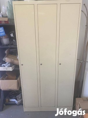 3 ajtós fém öltözőszekrény
