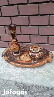 3 darabos népies kézzel faragott lakkozott dísztárgy szett