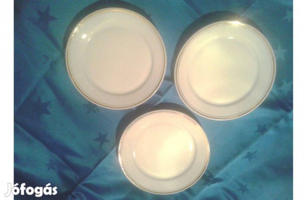 3 db Alföldi porcelán süteményes tányér 1 450 Ft arany széllel