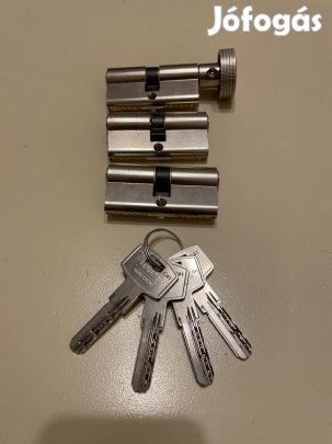 3 db Mauer biztonsági zárbetét, 4 db kulccsal, másolókártyával