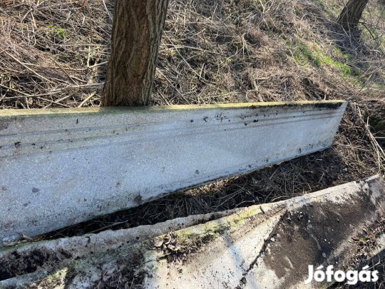 3 db bontott műkő lépcsőfok (223 cm-37-5 cm)