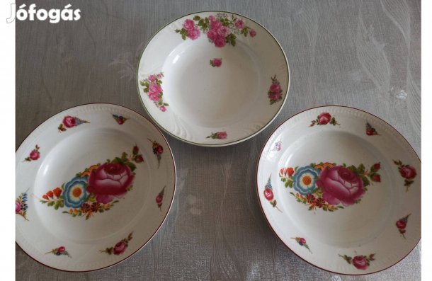 3 db falra akasztható porcelán tányér I