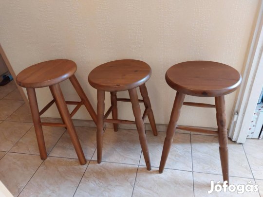 3 db fenyőfa bárszék