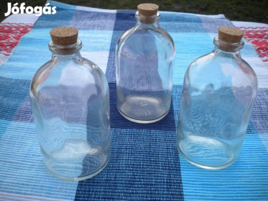 3 db kis üveg palack parafa dugóval