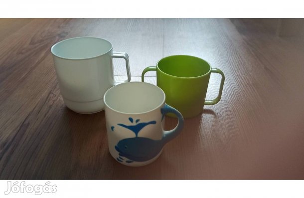 3 db műanyag pohár egyben