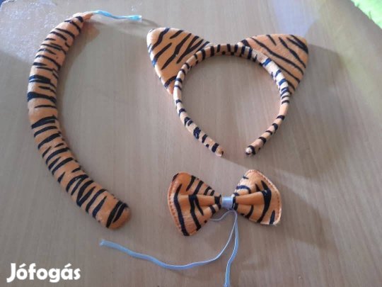 3 db-os Tigris jelmez szett