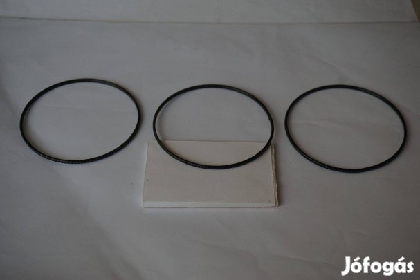 3 db.recés mintás fekete műanyag karperec egyben eladó