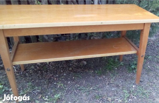 3 db régi fa dohányzóasztal 4000 ft/db. Hibátlan, nem szuvas