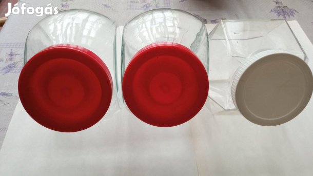 3 db üveg tároló fedővel 18 cm magas 19 cm